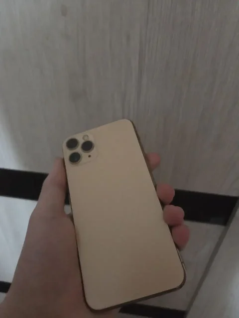Продажа Iphone 11 Pro 256 ГБ золотистого цвета - Планшеты в Краснодар