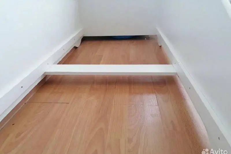 Продам детскую кровать с матрасом и постельными принадлежностями - Детская мебель (Товары для детей) в Краснодар