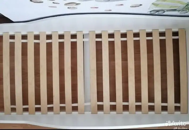 Продам детскую кровать с матрасом и постельными принадлежностями - Детская мебель (Товары для детей) в Краснодар