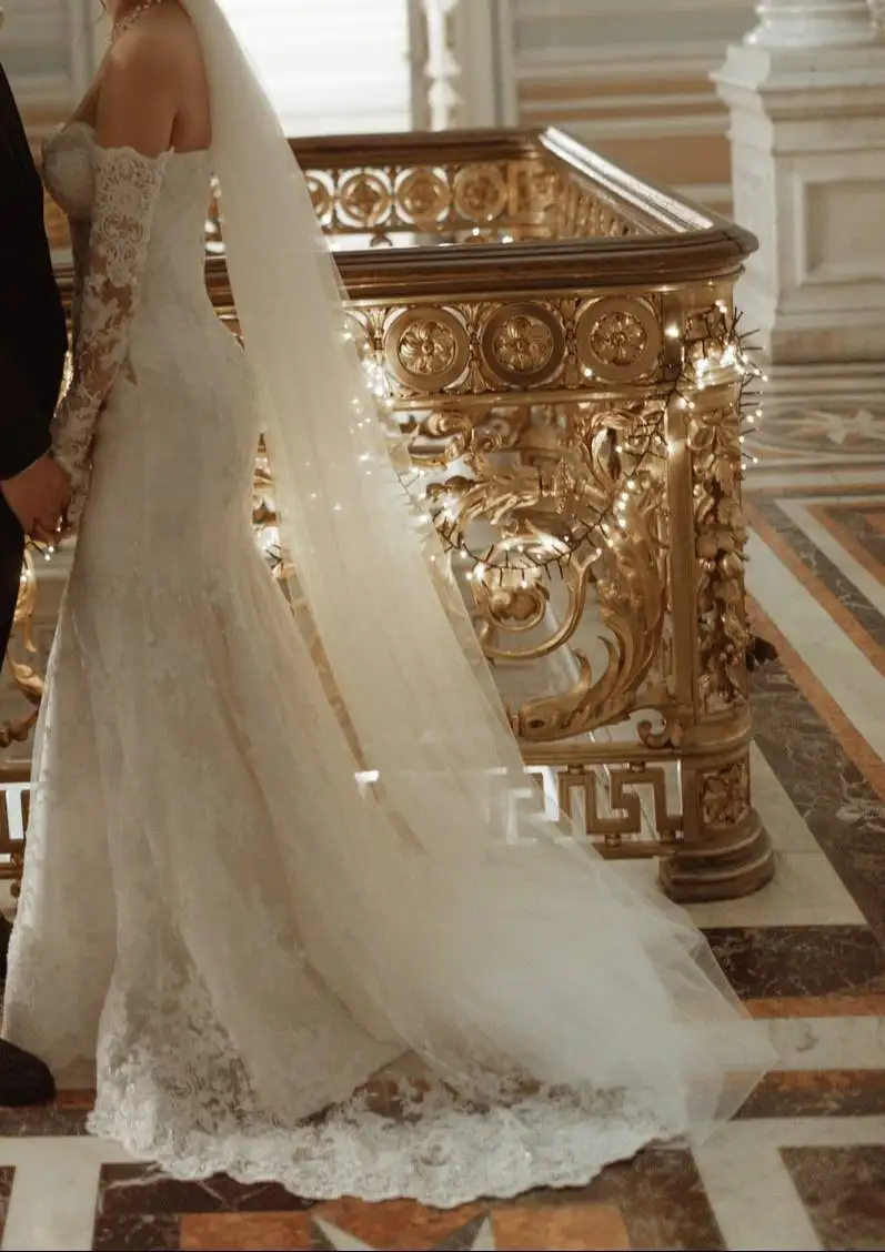 Свадебное платье с фатой в идеальном состоянии - Свадебная одежда (Одежда) в Краснодар