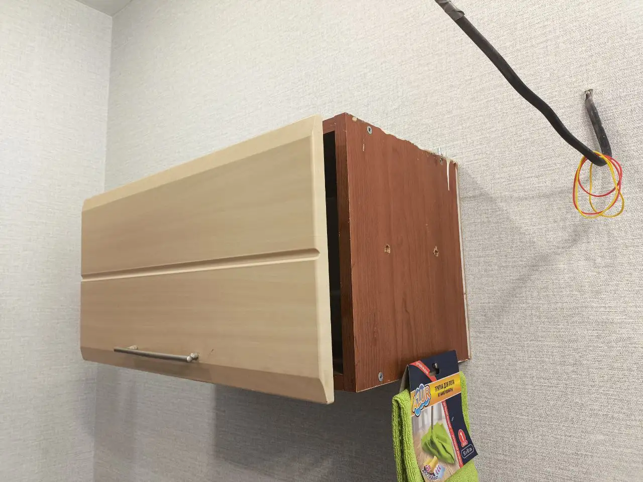 Продам кухню бу с плитой и микроволновкой - Кухня (Для дома и дачи) в Краснодар