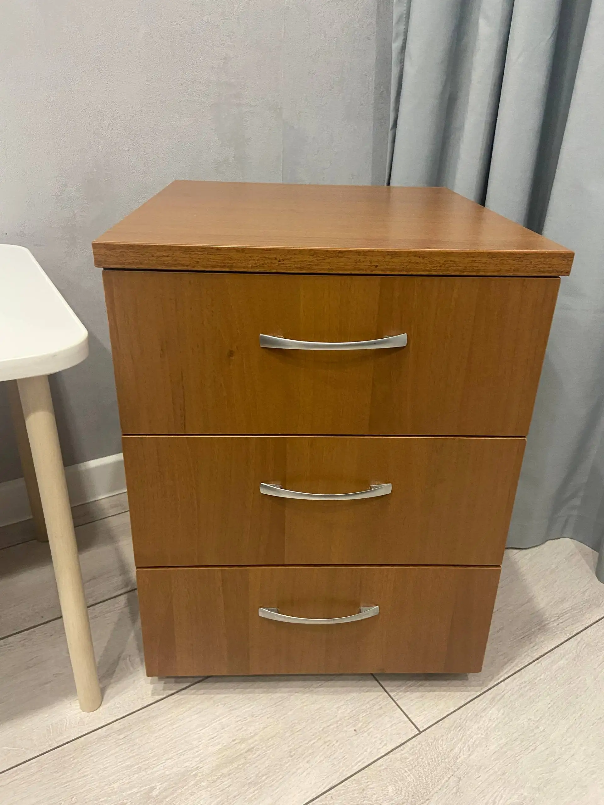 Продажа журнального стола и тумбочки - Мебель (Для дома и дачи) в Краснодар