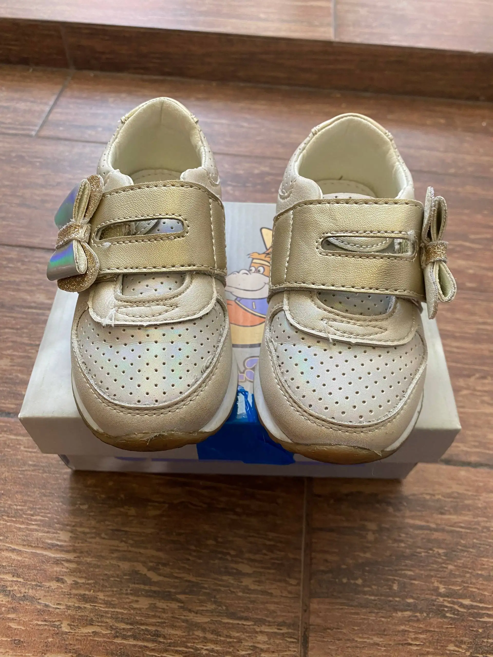 Кроссовки бренда Сказка бежевого цвета размер 22 - Обувь (Одежда) в Краснодар