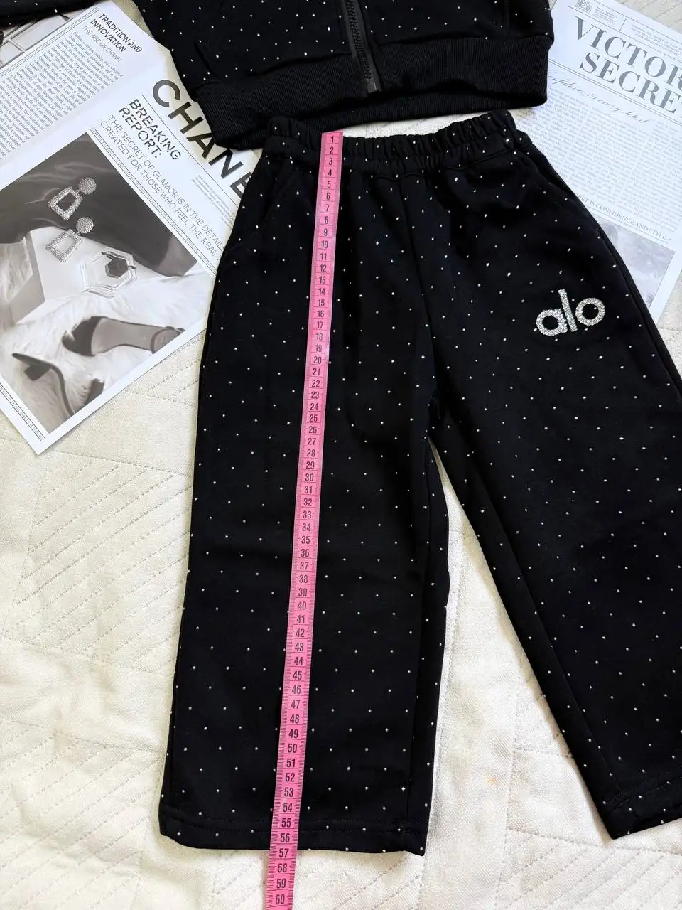 Костюм черный со стразами размер 100 - Детская одежда (Одежда) в Краснодар