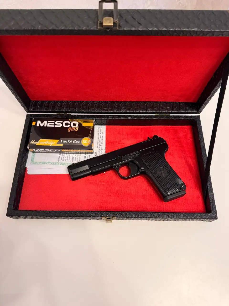 Свето-шумовой пистолет с кобурой и кейсом - Барахолка в Краснодар