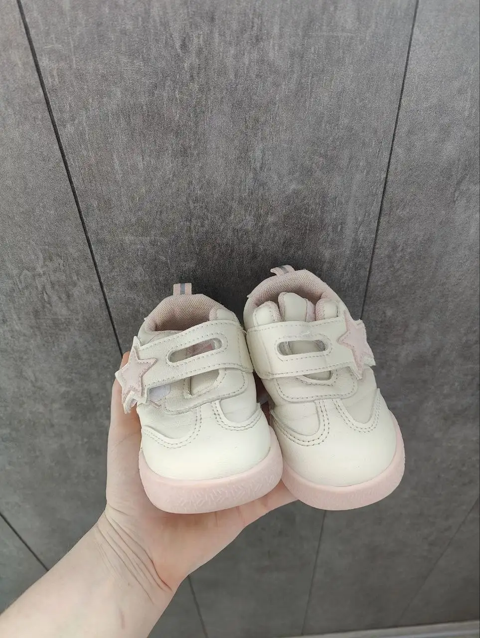 Кроссовки на девочку 23 размер, хорошее состояние - Детская обувь (Одежда) в Краснодар