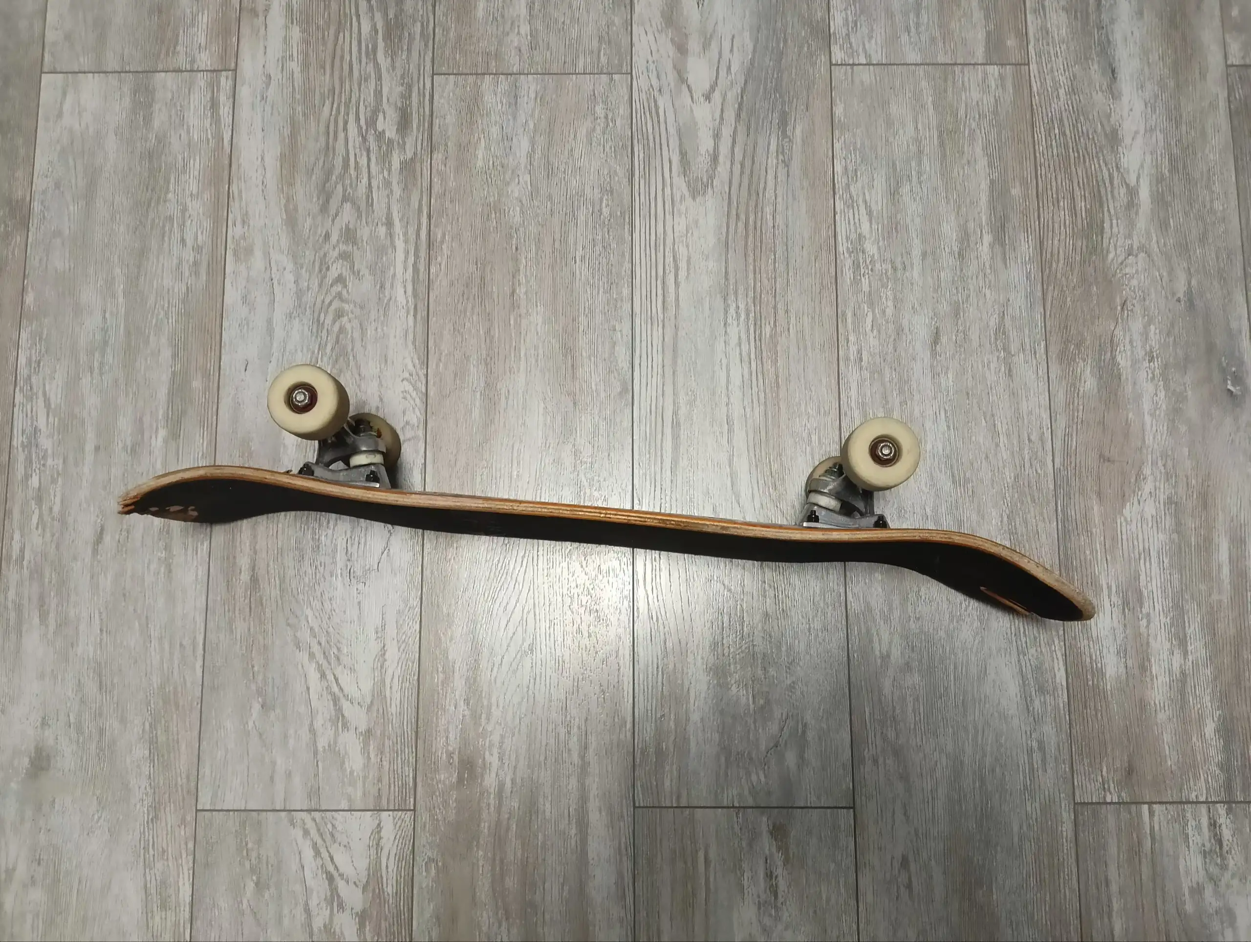 Скейтборд дека магамаев с траками краксы и подшипниками bones reds - Скейтборды (Хобби и отдых) в Краснодар