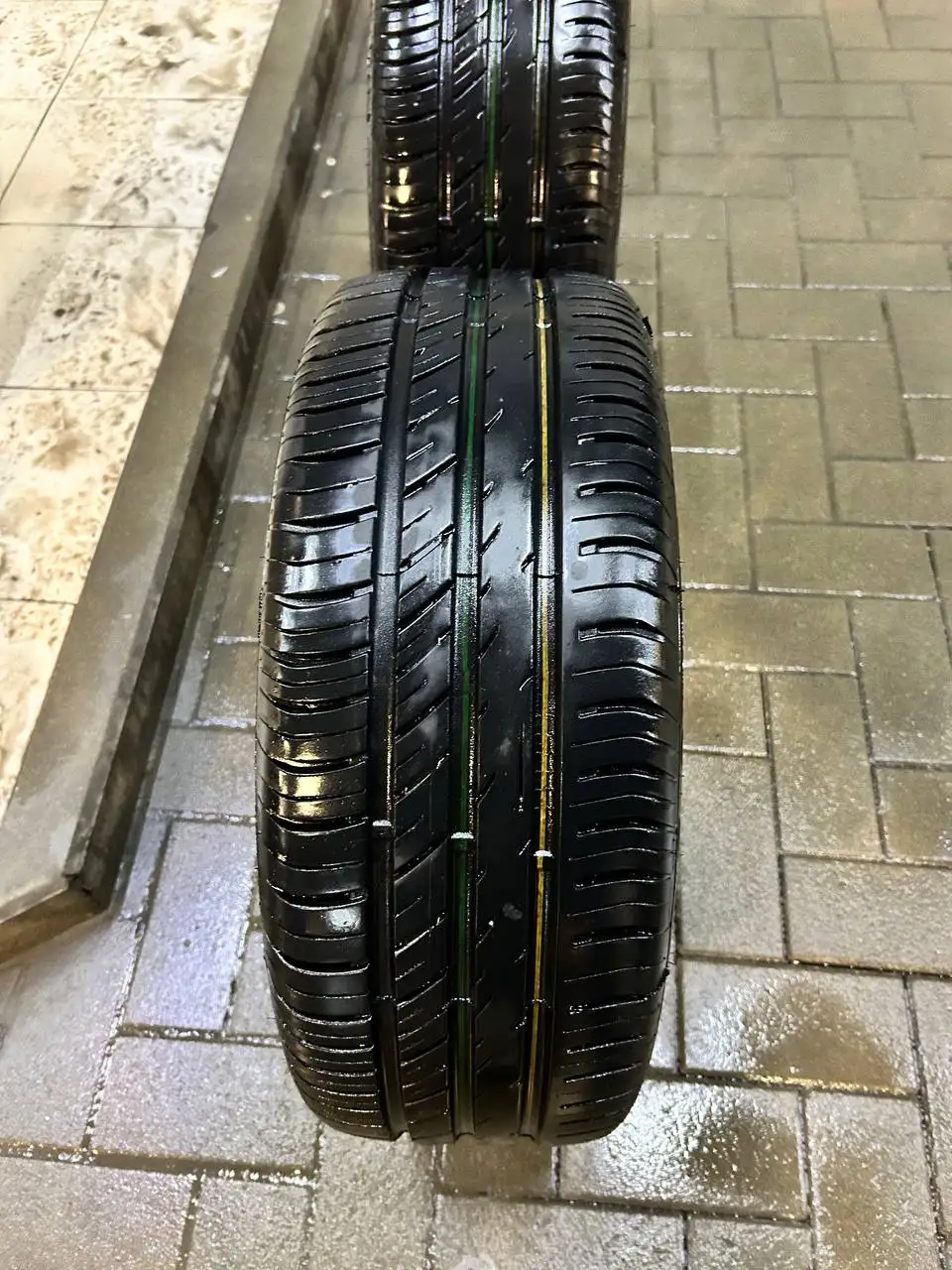 Продажа комплекта дисков с резиной HRS R15 - Диски и шины (Запчасти) в Краснодар