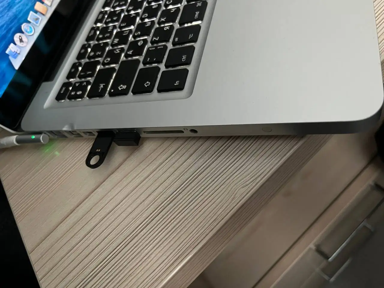 Продам MacBook Pro с вмятиной - Ноутбуки (Электроника) в Краснодар