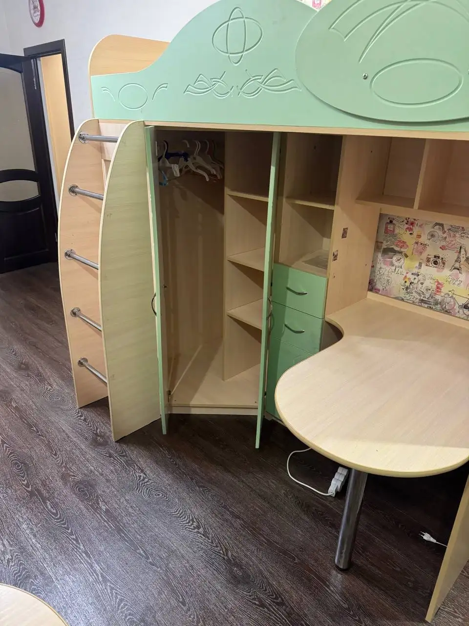 Продажа двухъярусных кроватей с мебелью - Мебель (Барахолка) в Краснодар