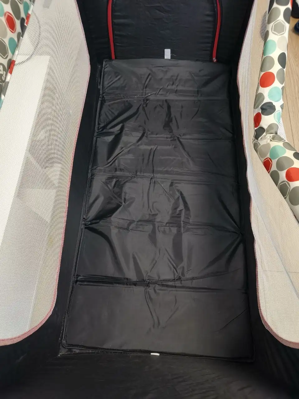 Стульчик для кормления и кровать-манеж - Товары для детей в Краснодар