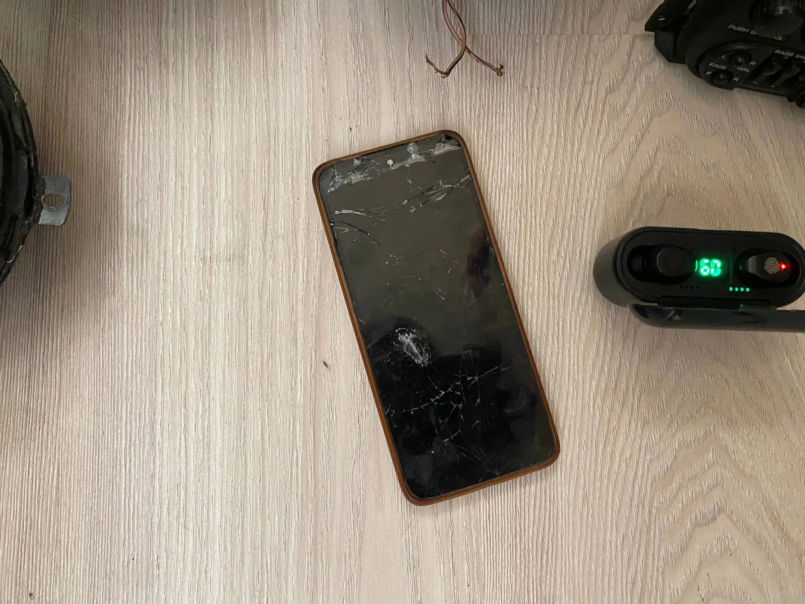 Телевизор на запчасти с дополнительными устройствами - Телевизоры (Электроника) в Краснодар