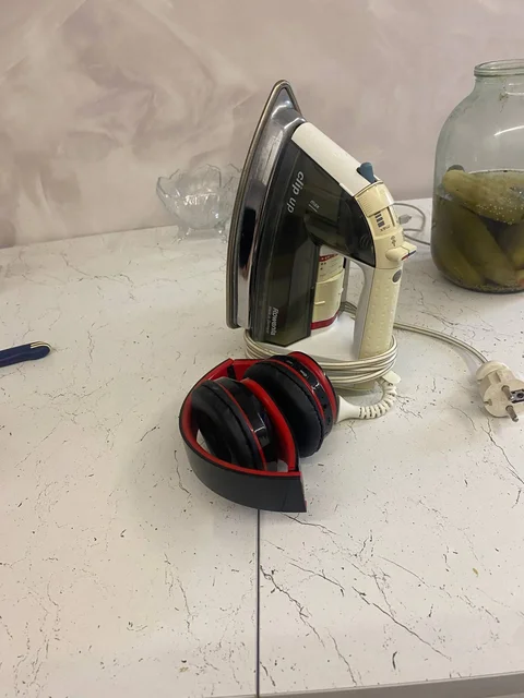 Продажа утюга и Bluetooth-наушников - Игровые аксессуары в Краснодар