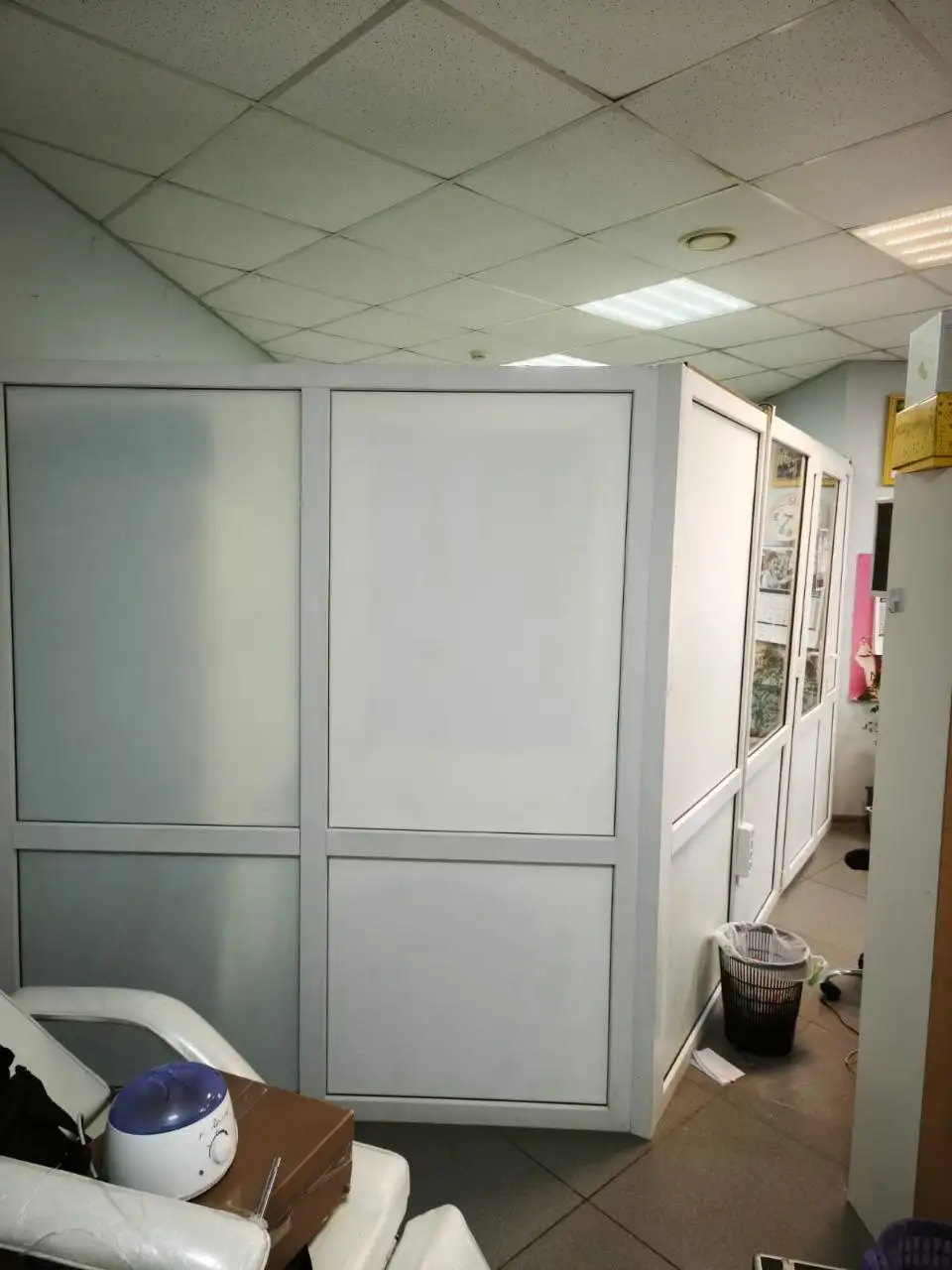 Продам перегородку из металлопластика с дверью - Перегородки (Для дома и дачи) в Краснодар