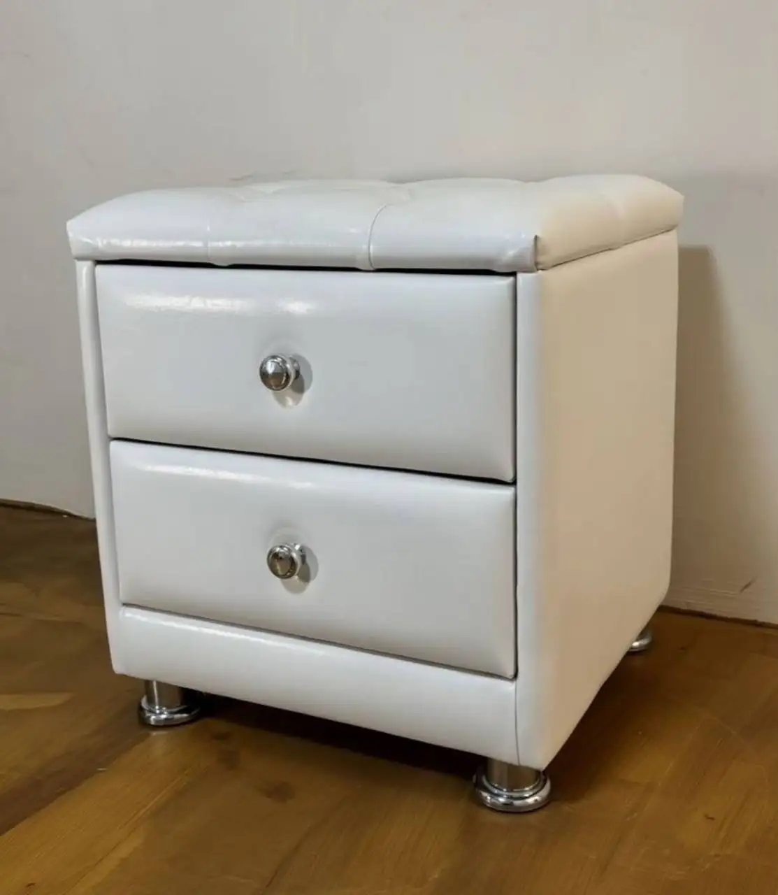 Тумбы на продажу (белая и синяя) - Мебель (Для дома и дачи) в Краснодар