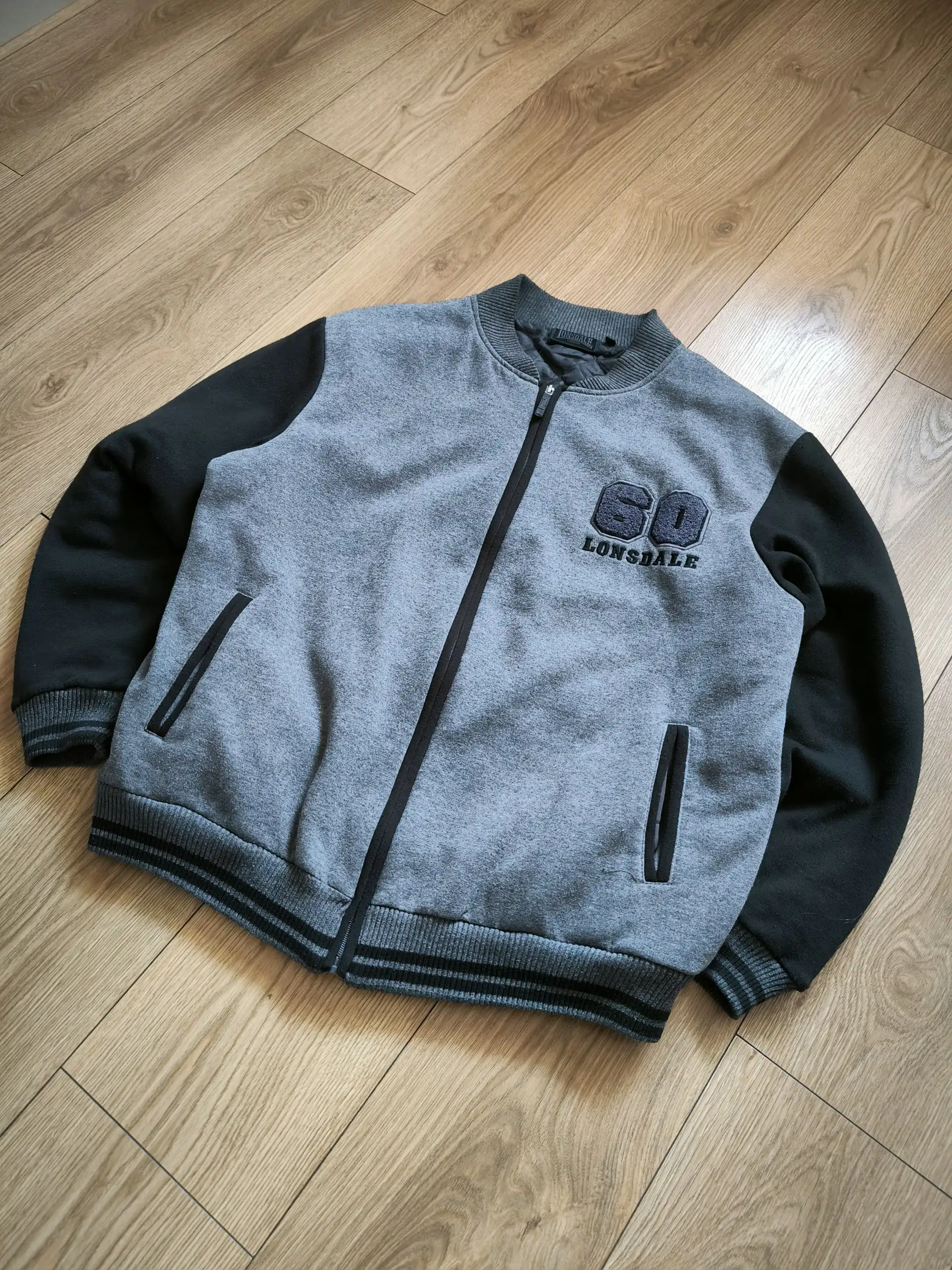 Продажа одежды: кофта и бомбер - Одежда в Краснодар