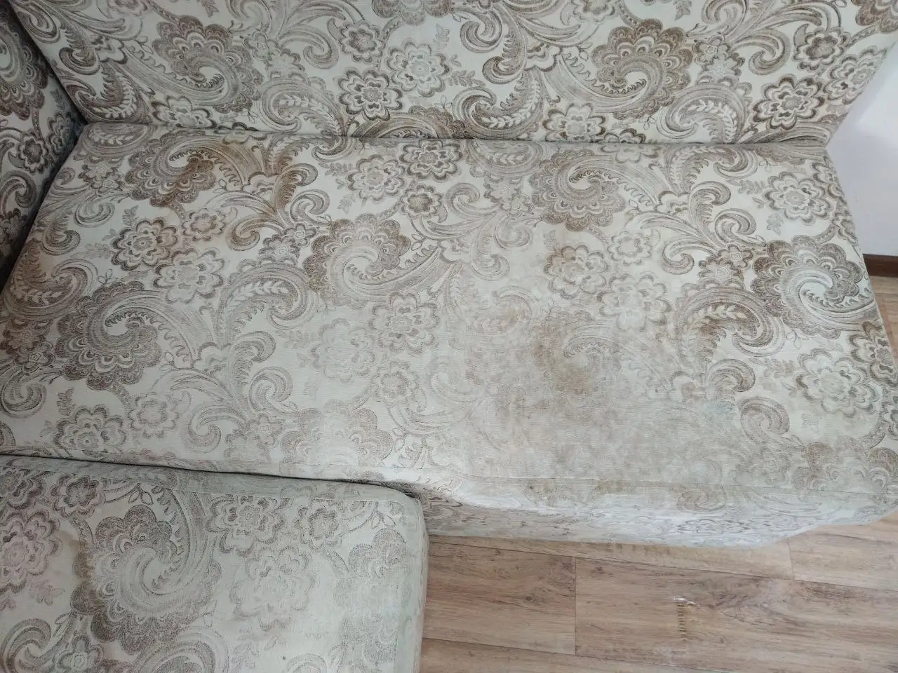 Угловой диван бесплатно - Мебель (Для дома и дачи) в Краснодар