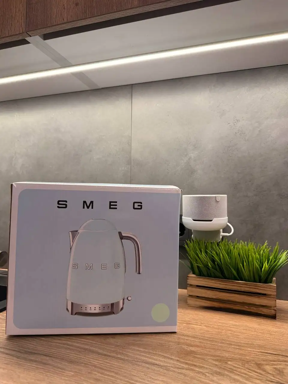 Продам чайник SMEG бирюзовый - Кухонные приборы (Для дома и дачи) в Краснодар
