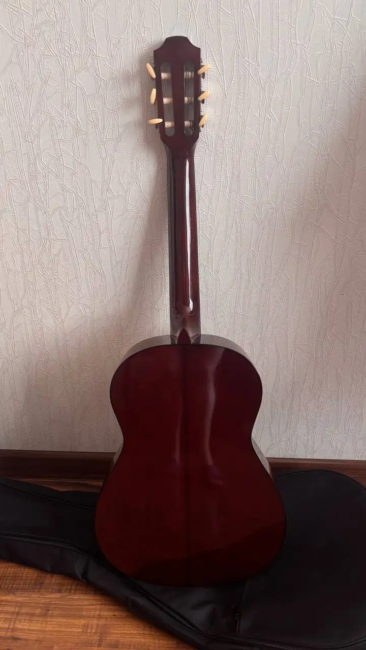 Гитара Hohner Hc03 в идеальном состоянии - Музыкальные инструменты (Хобби и отдых) в Краснодар