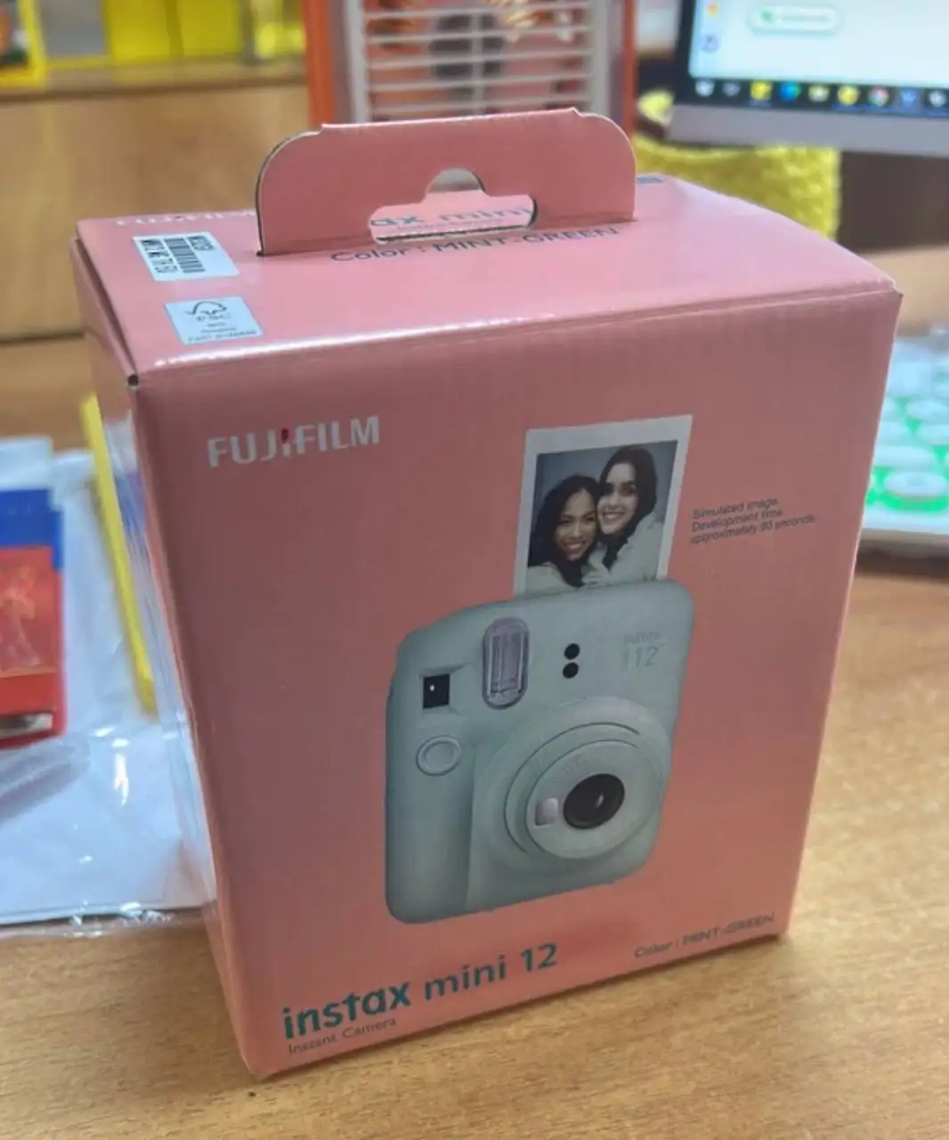 Новый Instax Mini 12 зеленого цвета - Фототехника (Электроника) в Краснодар