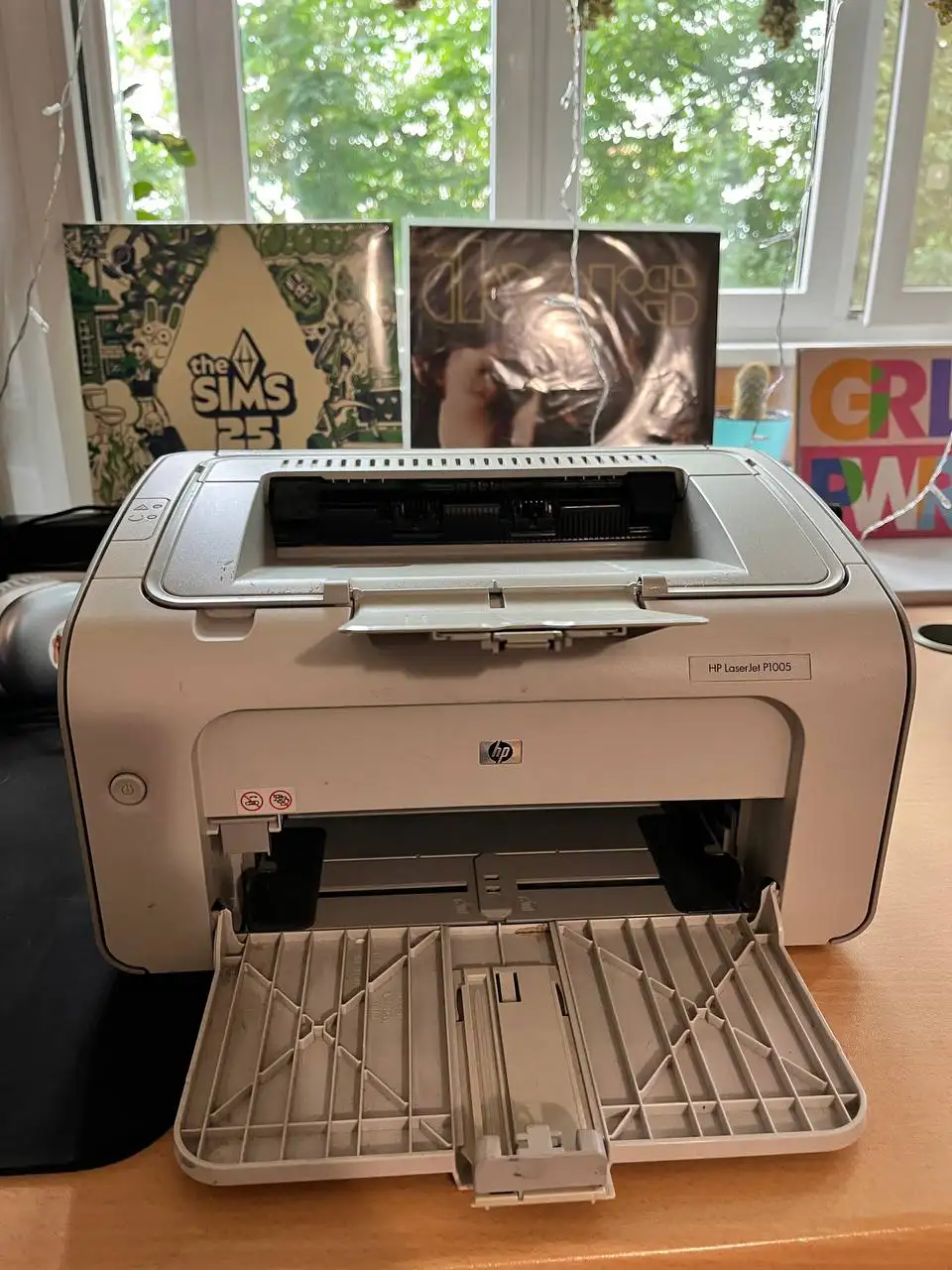 Принтер HP LaserJet P1005 и укулеле Enya сопрано - Электроника в Краснодар