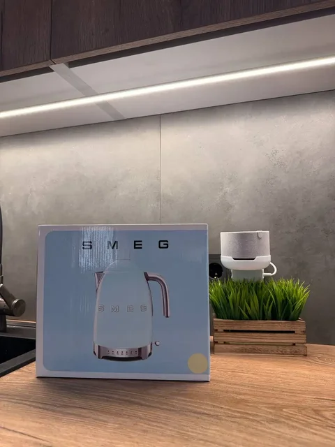 Чайник SMEG кремовый 1,7л - Пылесосы в Краснодар