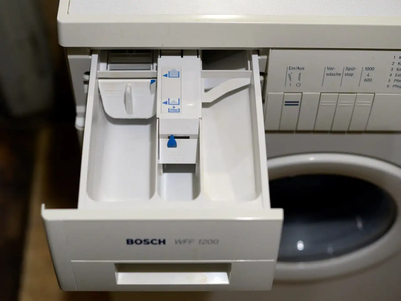 Стиральная машина Bosch WFF 1200 - Стиральные машины (Для дома и дачи) в Краснодар