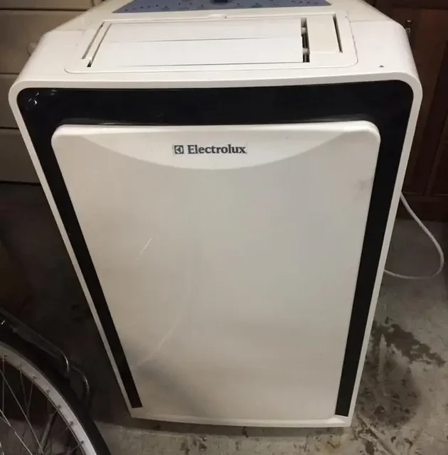 Продам мобильный кондиционер Electrolux EACM-12EM/R - Зарядные устройства в Краснодар