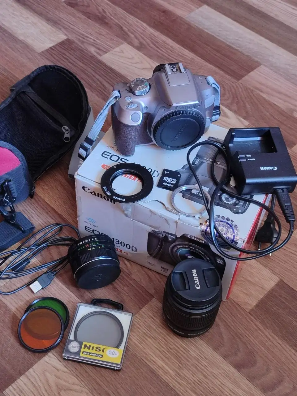 Продам фото комплект Canon 1300D + Helios - Фототехника (Электроника) в Краснодар