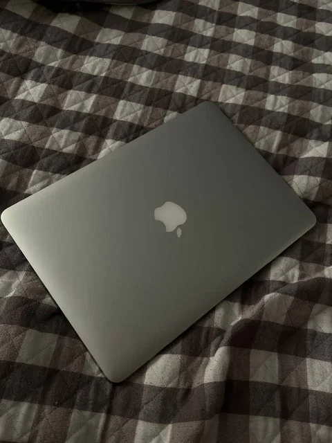 MacBook Air 13-inch 8GB/128GB 2020 - Зарядные устройства в Краснодар