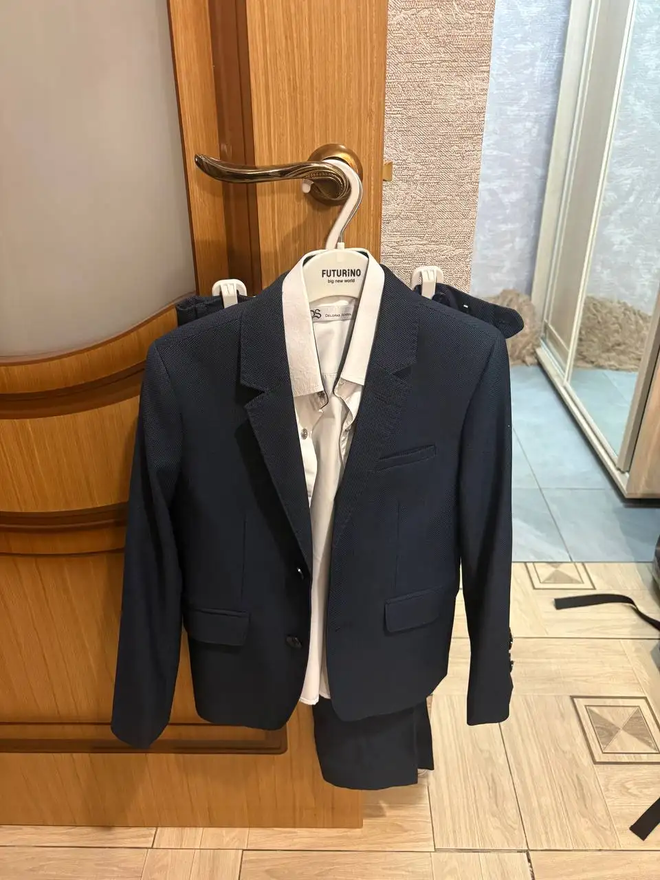 Продам новый костюм 128 рост - Одежда для детей (Товары для детей) в Краснодар