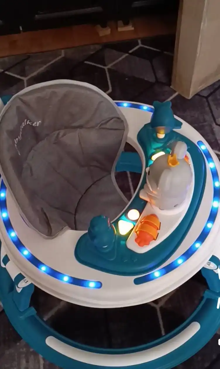 Продам ходунки с подсветкой и музыкой