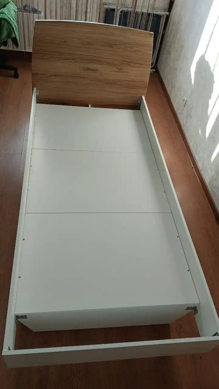 Продам кровать с матрасом