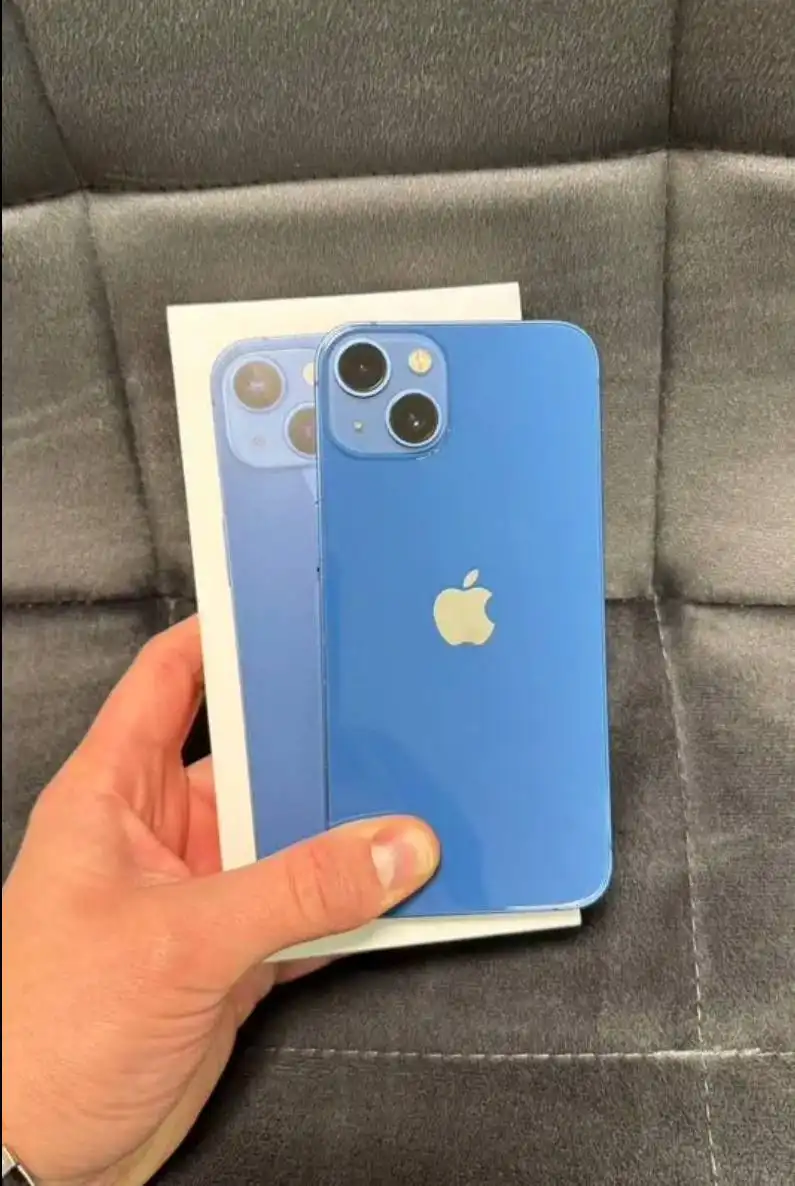 Срочно продам IPhone 13