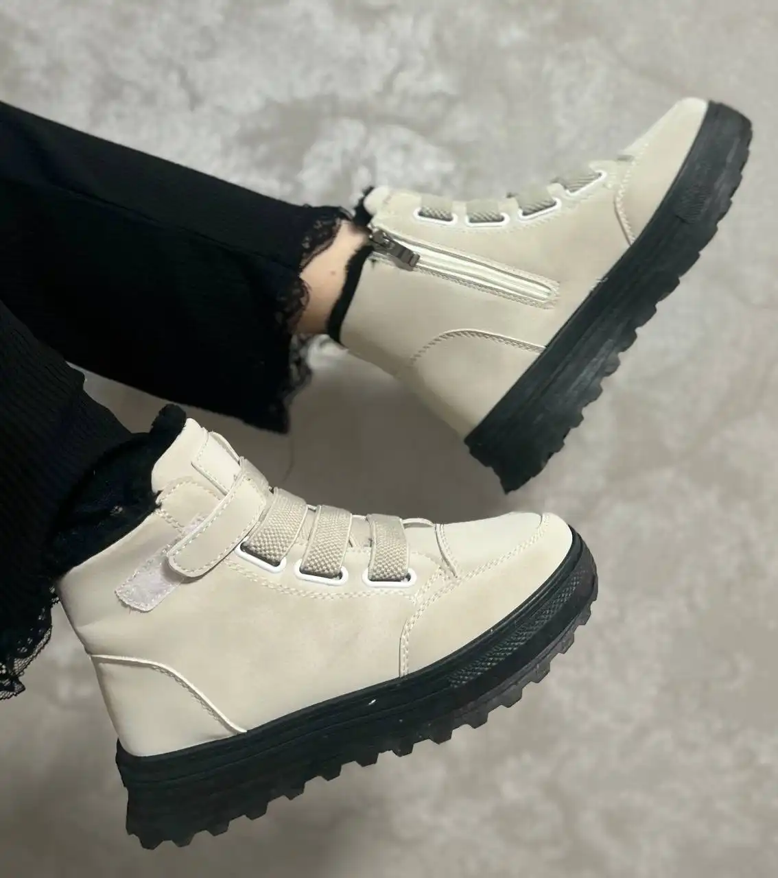 Продам зимние ботиночки