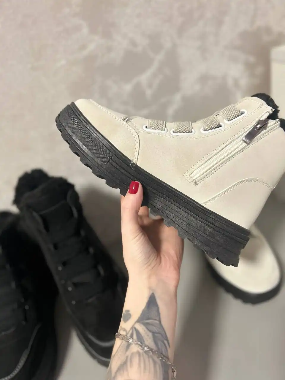 Продам зимние ботиночки