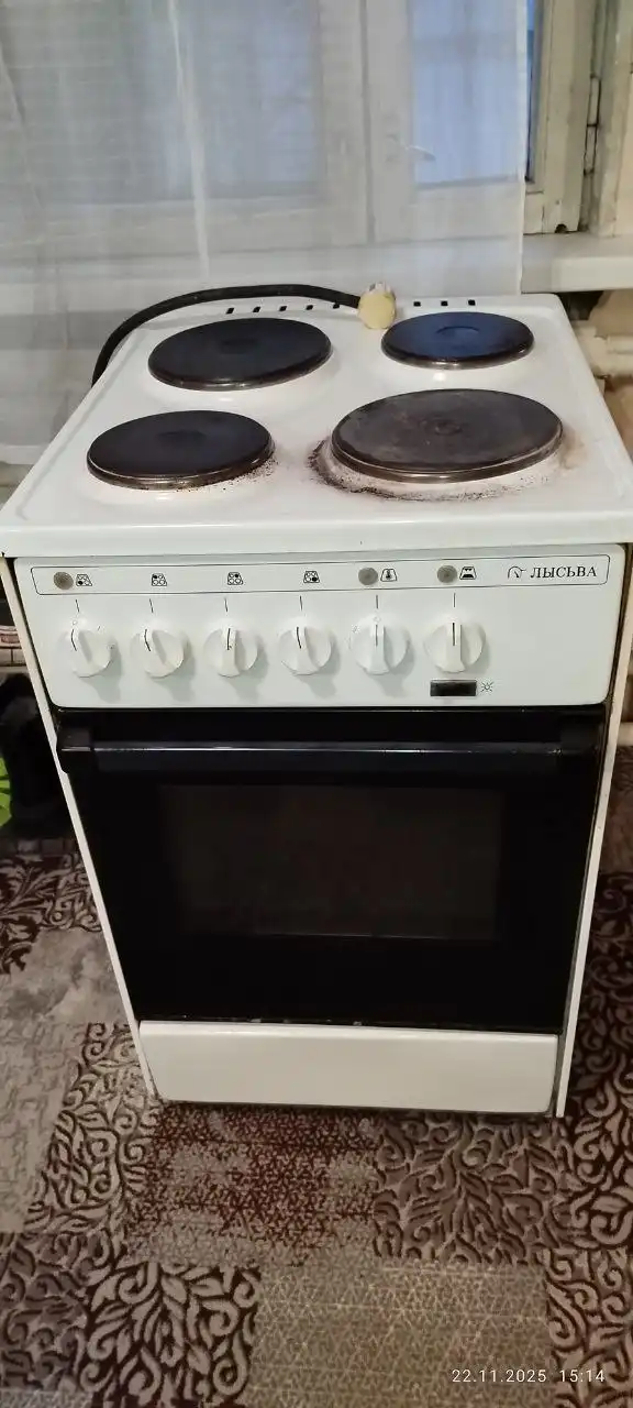 Плита Лысьва с грилем в рабочем состоянии