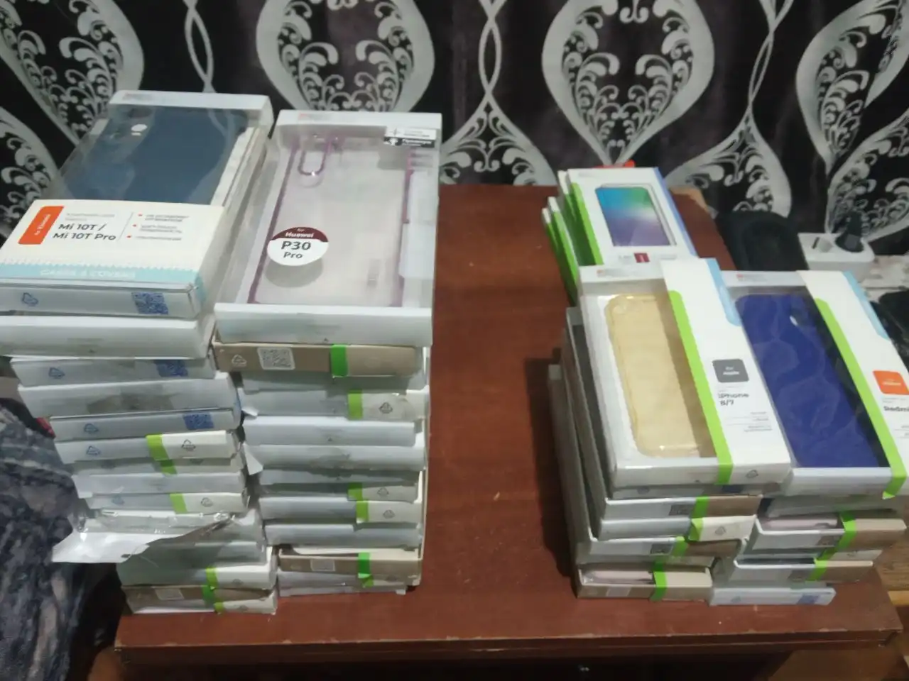 Продажа чехлов для телефонов