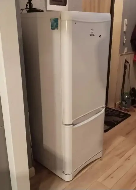 Холодильник 120 см в отличном состоянии - частное объявление в Сургут