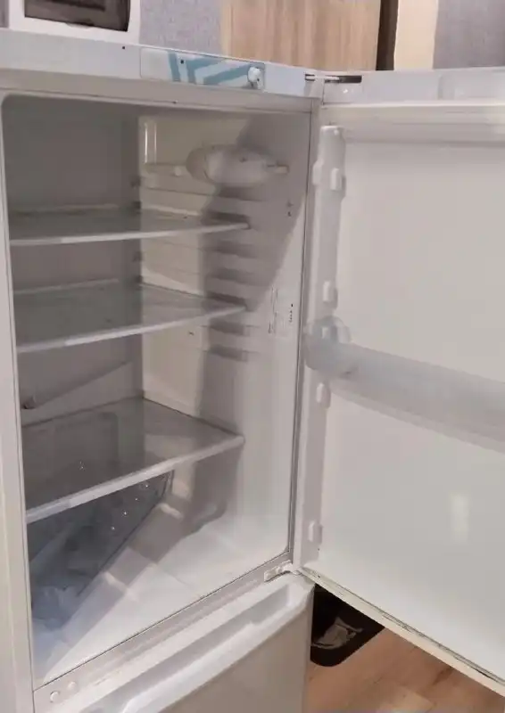 Холодильник 120 см в отличном состоянии