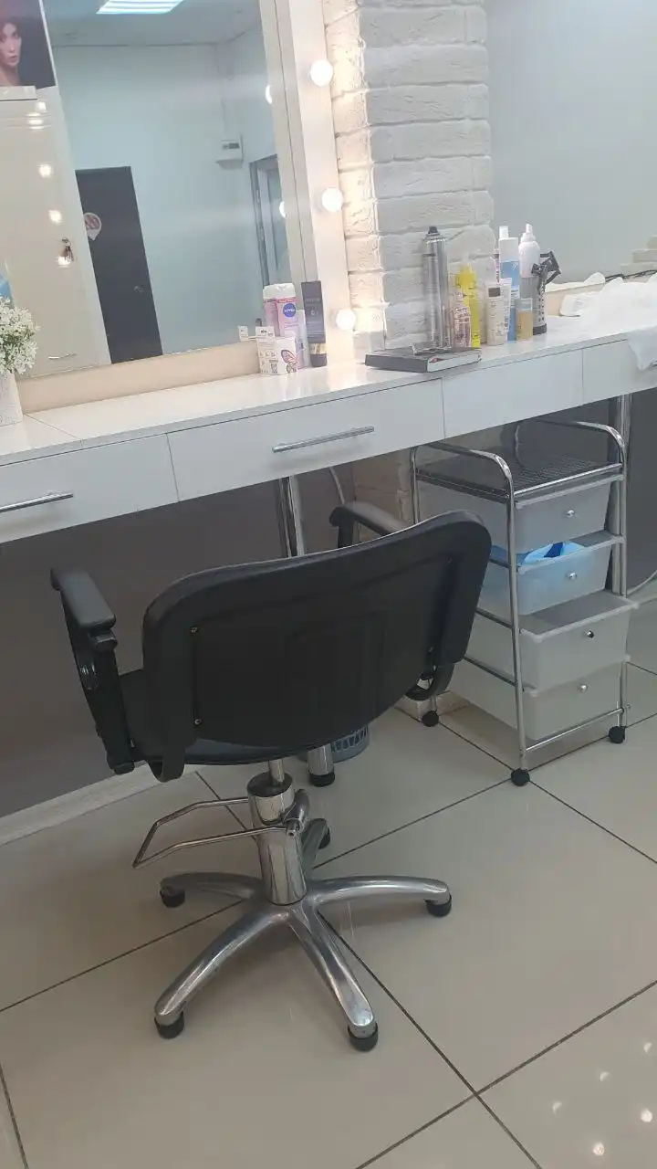 Сдается кресло парикмахера в студии красоты
