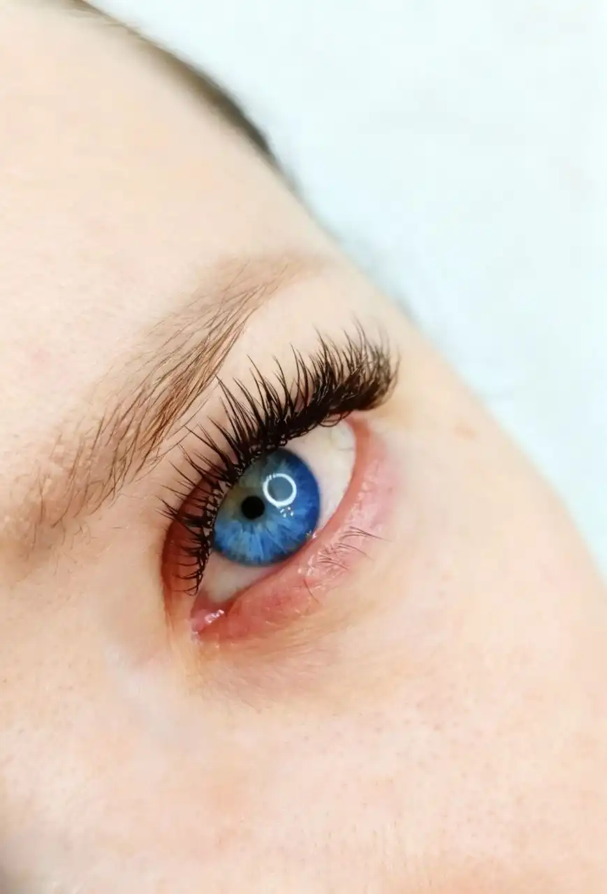 Свободные окошки на наращивание ресниц по акции