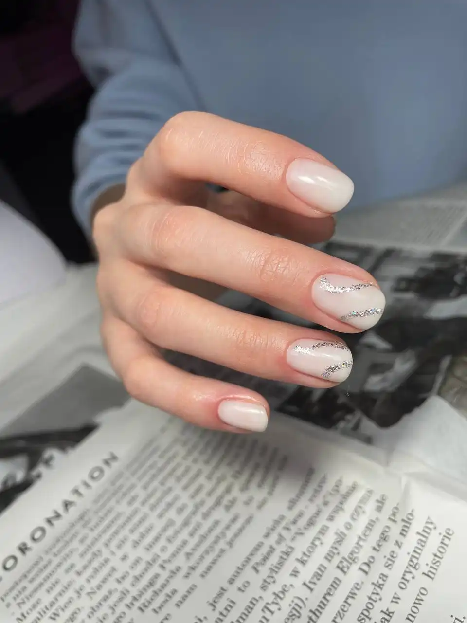 Маникюр в студии Moon на Кукуевицкого 7