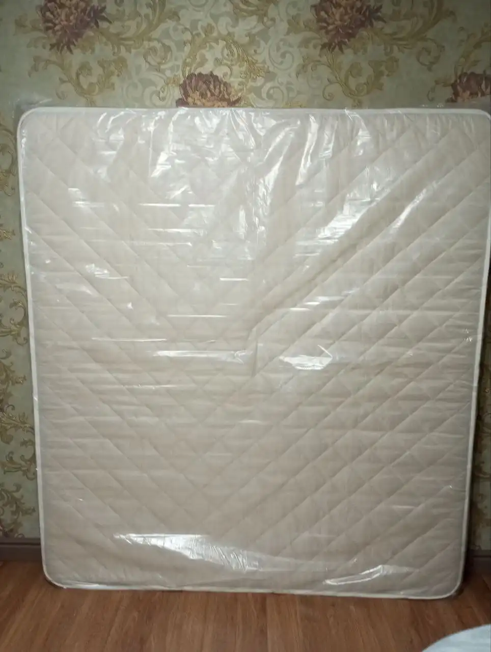 Продам новый матрас 180х200х15