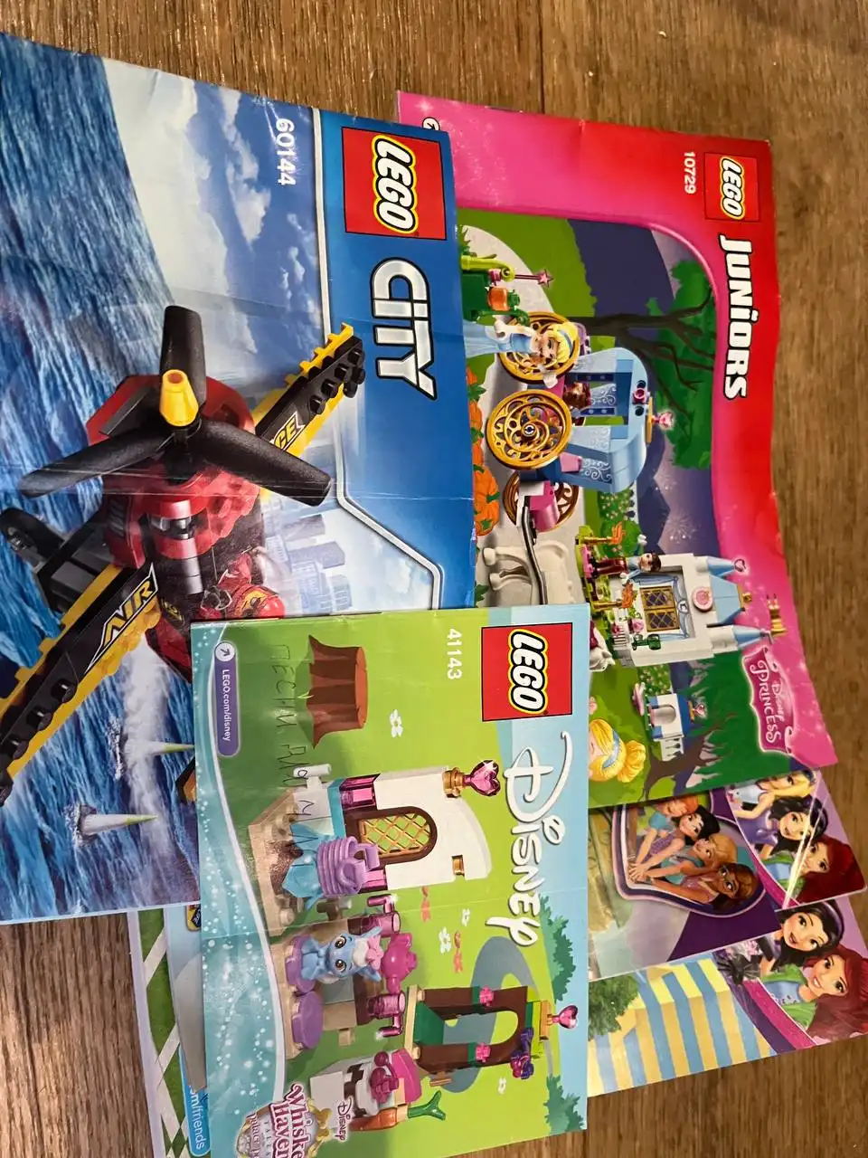 Продажа наборов Лего