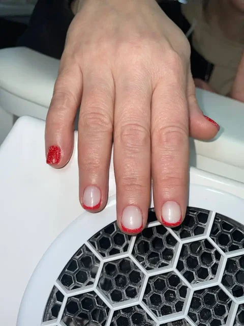 Маникюр в студии Moon - Работа в Сургут