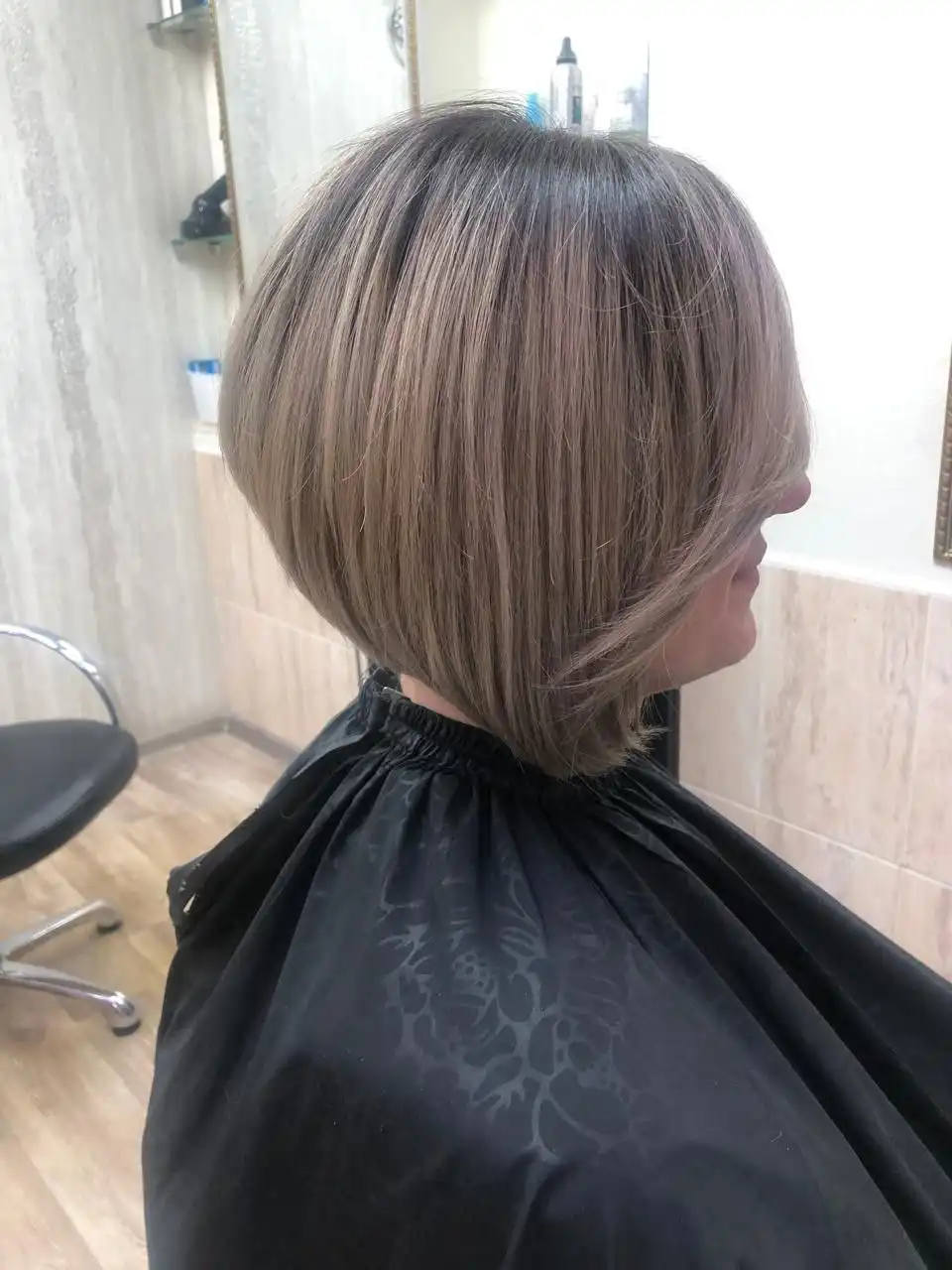 Услуги парикмахера: окрашивание, стрижки, оформление бороды