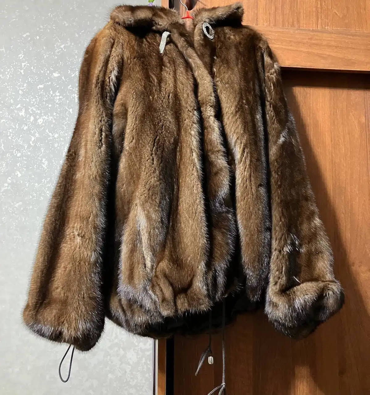 Продам новую норковую шубу