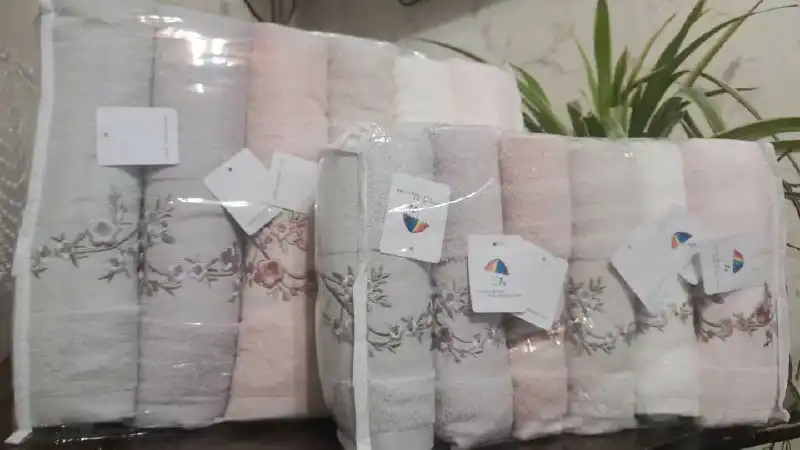 Комплект махровых полотенец из 100% хлопка