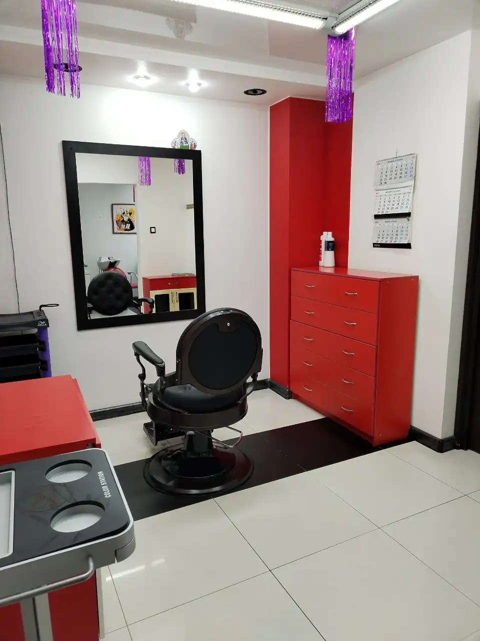 Сдается рабочее место парикмахера в центре города